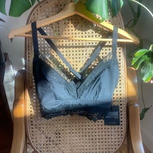 Savage X FENTY Lace Race Low-Impact Sports Bra (L) (new with tags)